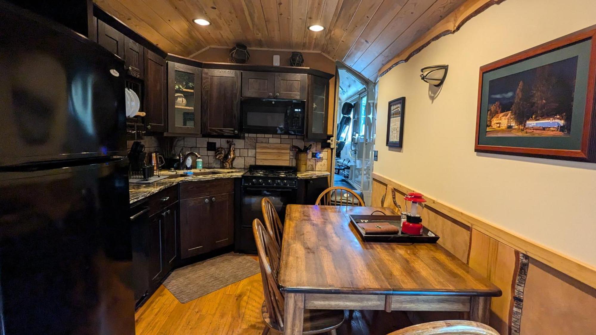 Loge Glacier National Park Essex Стая снимка